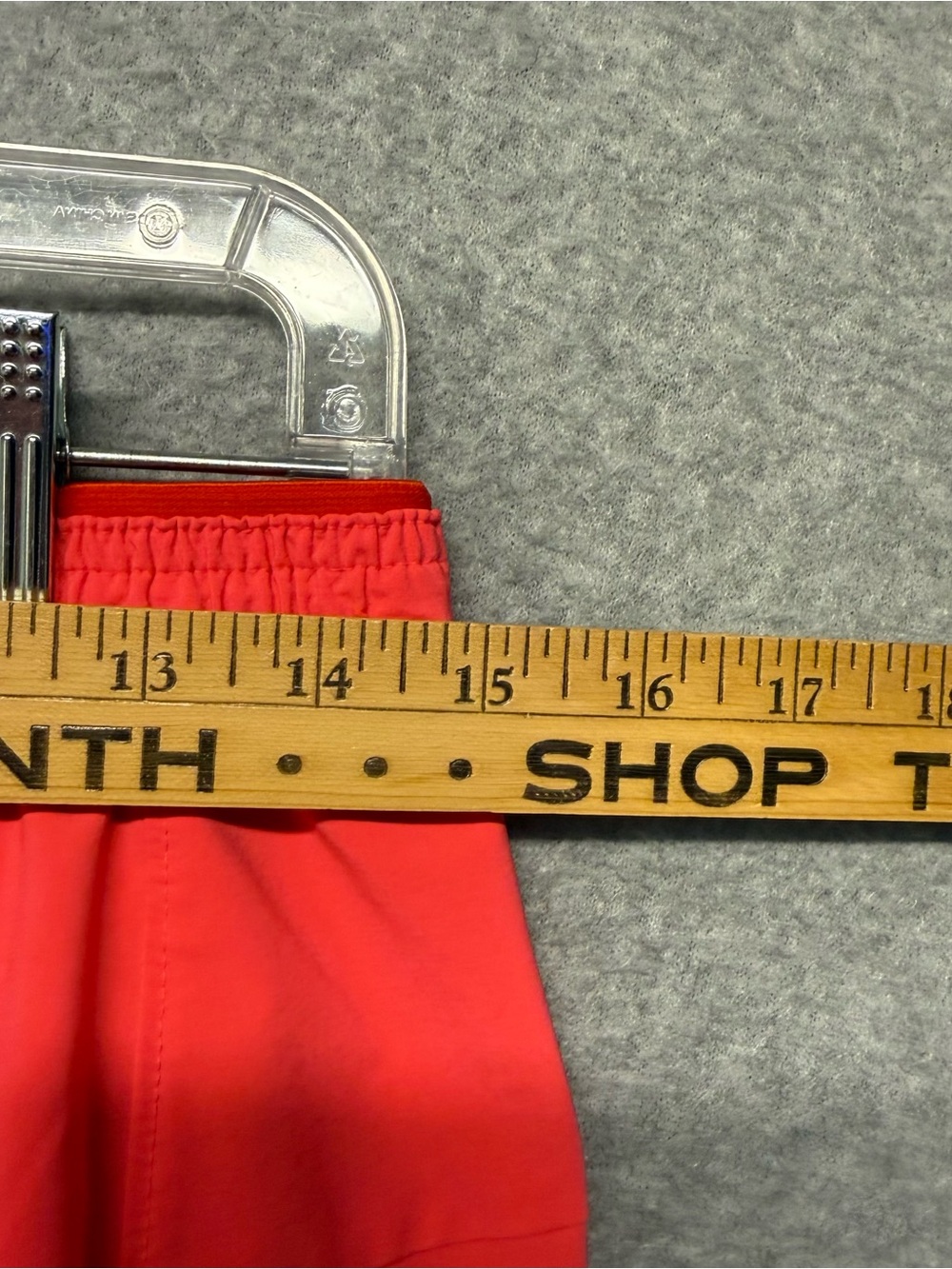 The North Face Women's Red Woven Polyester Athletic Shorts Pockets 3" Inseam SzM - Picture 4 of 11